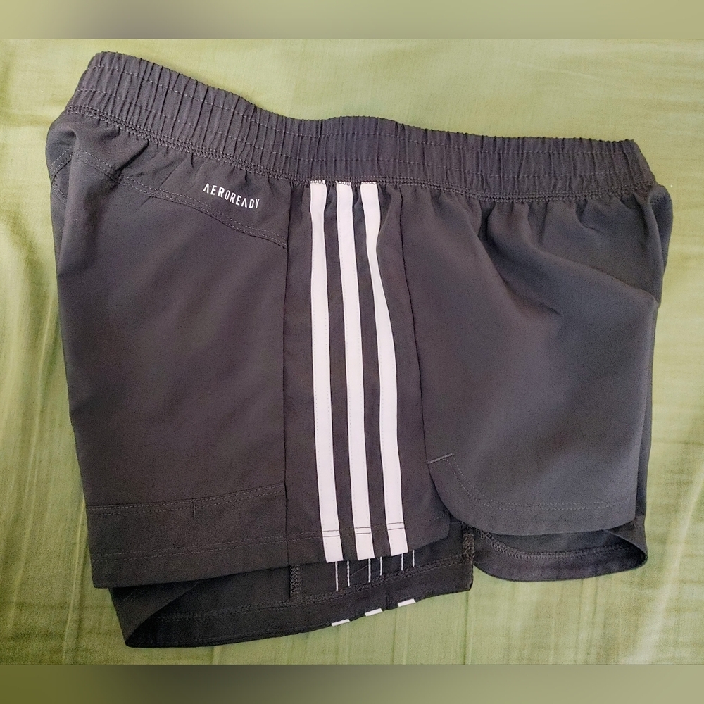 Adidas: AEROREADY 3-Stripes Training Shorts โ Size S - Picture 4 of 6